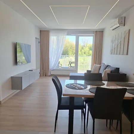 Apartman Letnica Blisko Plazy Z Garazem I Klimatyzacja